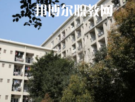 重慶渝北職業(yè)教育中心2022年報(bào)名條件、招生要求、招生對(duì)象