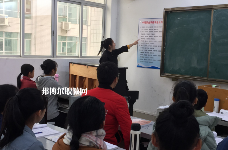 汕頭文化藝術(shù)學(xué)校2022年報名條件、招生要求、招生對象