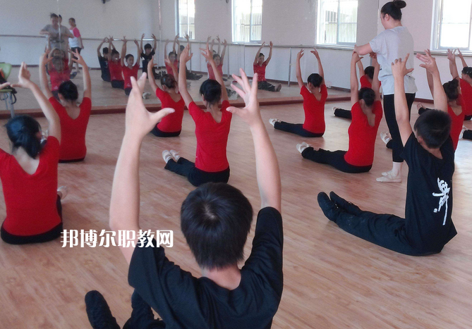 南寧民族歌舞藝術(shù)職業(yè)技術(shù)學(xué)校2022年學(xué)費(fèi)、收費(fèi)多少