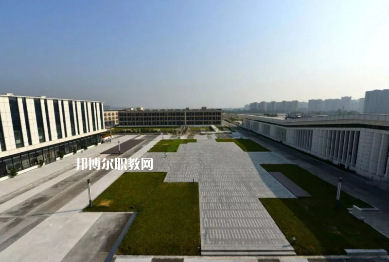 云南建筑工程學校2022年報名條件、招生要求、招生對象