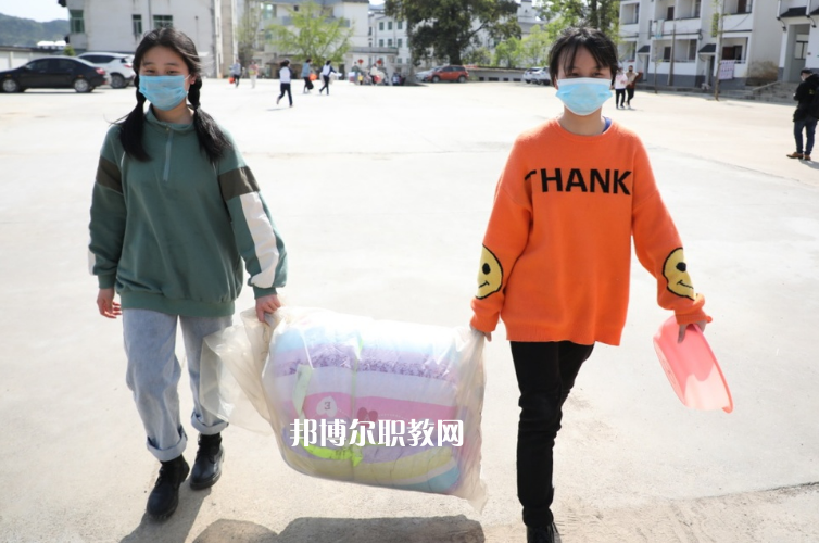 保定市清苑區(qū)職業(yè)技術(shù)教育中心2022年學(xué)費(fèi)、收費(fèi)多少