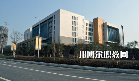 重慶合川職業(yè)教育中心2022年報(bào)名條件、招生要求、招生對象