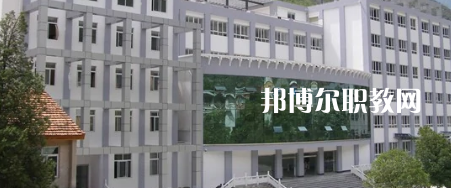 四川省甘孜衛(wèi)生學(xué)校2022年報名條件、招生要求、招生對象