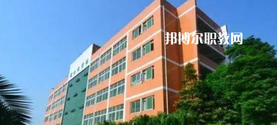 成都成醫(yī)一附院護士學(xué)校2022年招生簡章