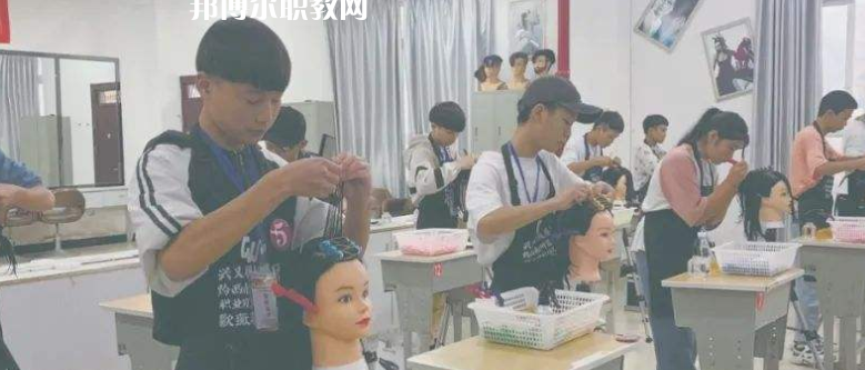 都勻工商管理學(xué)校2022年報名條件、招生要求、招生對象