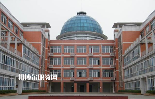 重慶大足職業(yè)教育中心2022年報名條件、招生要求、招生對象
