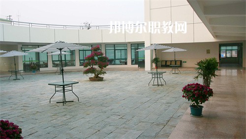 鎮(zhèn)江高等職業(yè)技術(shù)學(xué)校2022年報(bào)名條件、招生要求、招生對(duì)象