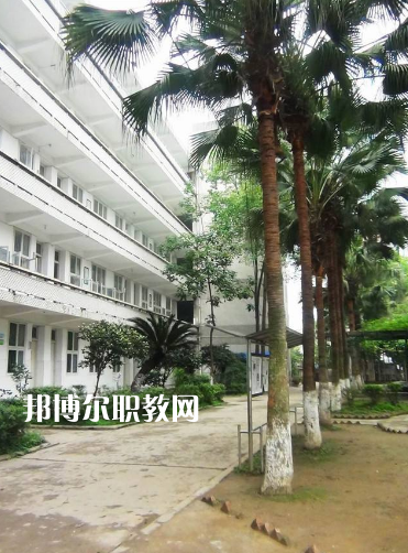 四川瀘州鵬程中等職業(yè)學(xué)校2022年學(xué)費(fèi)、收費(fèi)多少