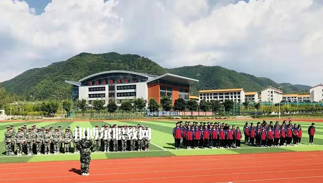 黃龍職業(yè)教育中心2022年報名條件、招生要求、招生對象