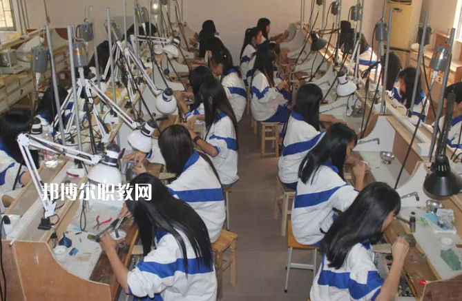 東莞實(shí)驗(yàn)技工學(xué)校2022年報(bào)名條件、招生要求、招生對(duì)象
