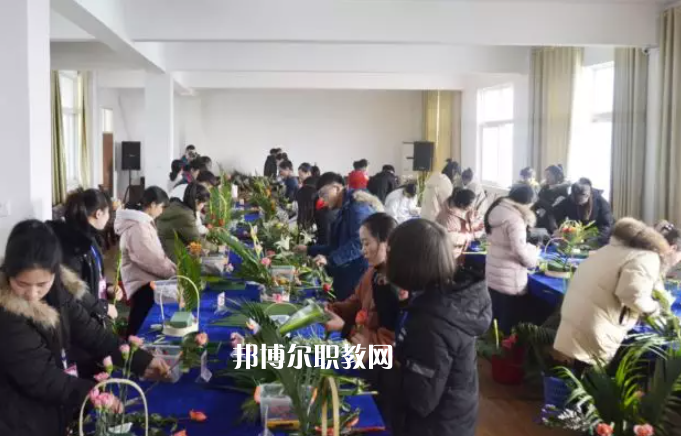 安徽省阜陽農(nóng)業(yè)學(xué)校2022年報名條件、招生要求、招生對象