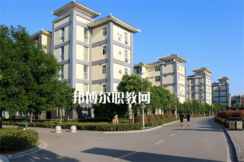 安徽亳州技師學(xué)院2022年報(bào)名條件、招生要求、招生對(duì)象
