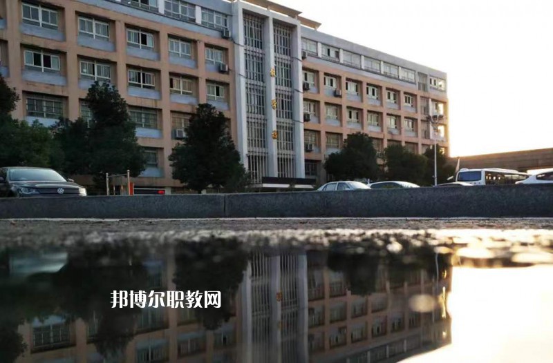 安徽紅十字會衛(wèi)生學(xué)校2022年報名條件、招生要求、招生對象
