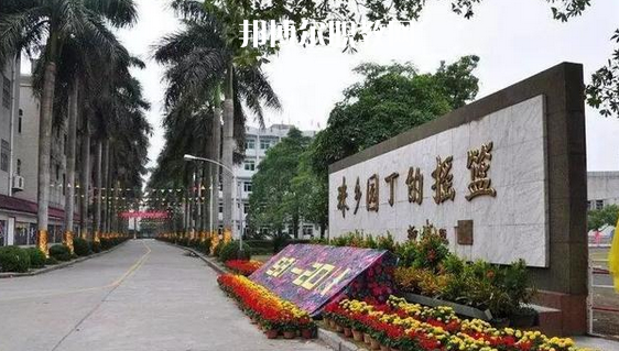 欽州合浦師范學(xué)校2022年報(bào)名條件、招生要求、招生對(duì)象