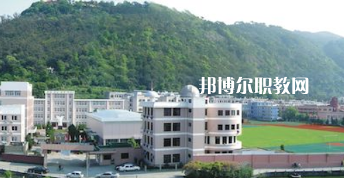 昆明鐵路機械學(xué)校2022年報名條件、招生要求、招生對象