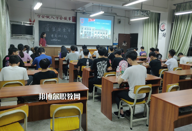 廣西工商學(xué)校2022年報(bào)名條件、招生要求、招生對(duì)象