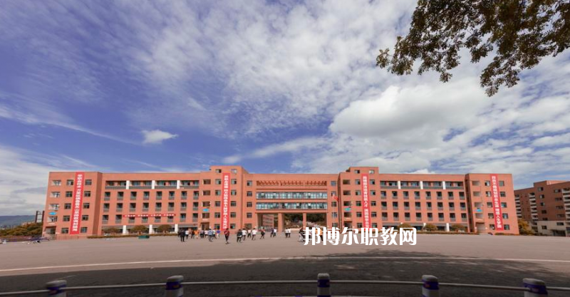 重慶綦江職業(yè)教育中心2022年學(xué)費(fèi)、收費(fèi)多少