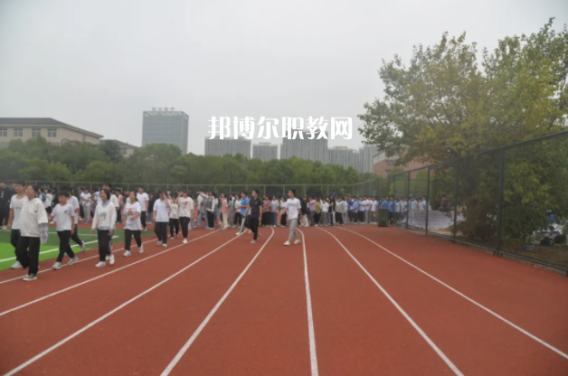 安徽明星科技中專學(xué)校2022年報名條件、招生要求、招生對象