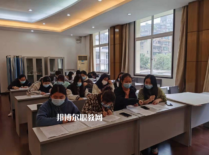 四川內(nèi)江醫(yī)科學(xué)校2022年學(xué)費、收費多少