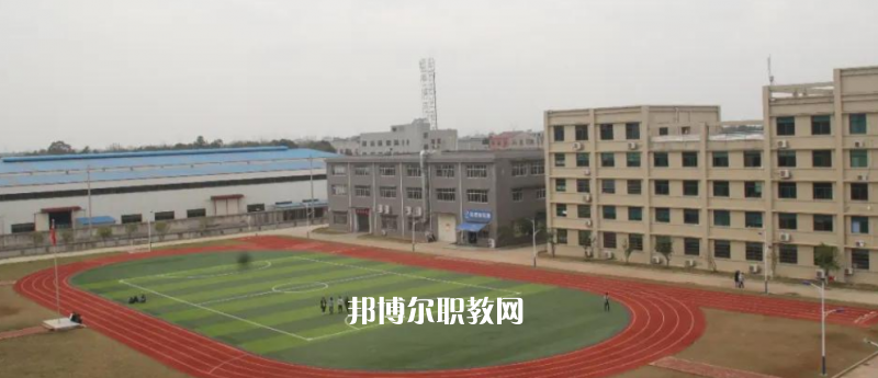 曲靖衛(wèi)生學(xué)校2022年報(bào)名條件、招生要求、招生對(duì)象