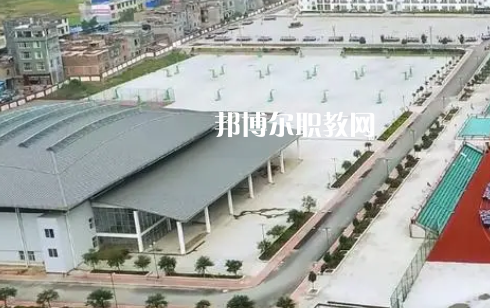 紫云苗族布依族自治民族職業(yè)技術(shù)中學(xué)2022年報(bào)名條件、招生要求、招生對(duì)象