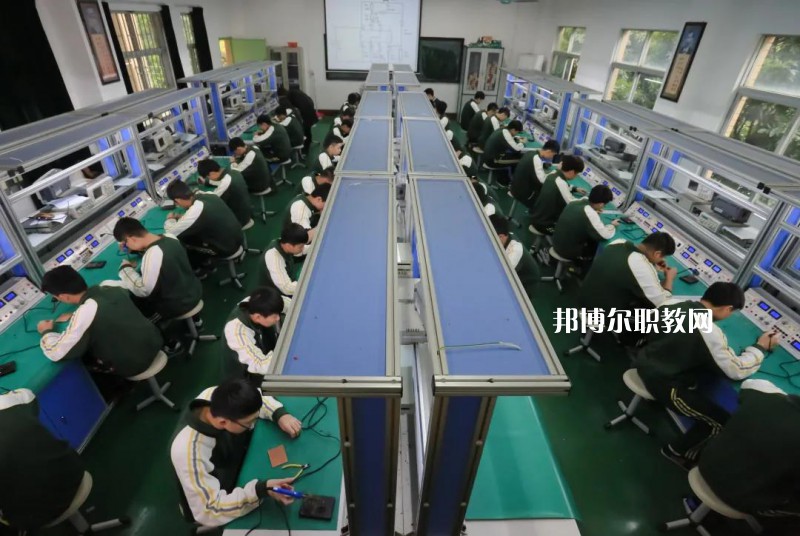 東莞商業(yè)學(xué)校2022年報(bào)名條件、招生要求、招生對(duì)象