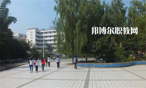 大理衛(wèi)生學(xué)校2022年學(xué)費(fèi)、收費(fèi)多少