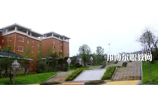 廣東新興中藥學(xué)校2022年報(bào)名條件、招生要求、招生對(duì)象