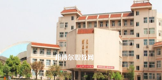 成都中醫(yī)藥大學(xué)附屬學(xué)校龍泉校區(qū)2022年報(bào)名條件、招生要求、招生對(duì)象