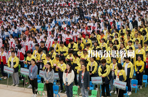 湖南醫(yī)藥職業(yè)中等專業(yè)學(xué)校2022年報(bào)名條件、招生要求、招生對象