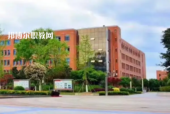 江蘇省徐州醫(yī)藥高等職業(yè)學校2022年招生辦聯系電話