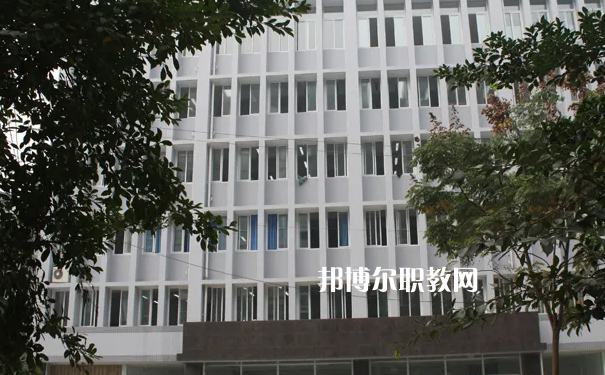 天府成人中等專(zhuān)業(yè)學(xué)校2022年地址在哪里