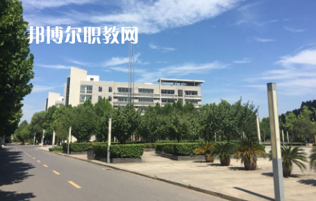 武漢儀表電子學(xué)校2022年報名條件、招生要求、招生對象