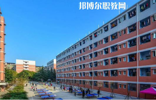 四川育英醫(yī)養(yǎng)科技技工學(xué)校2022年怎么樣、好不好
