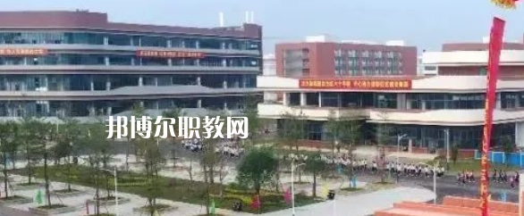廣西醫(yī)科大學(xué)附設(shè)玉林衛(wèi)生學(xué)校2022年報(bào)名條件、招生要求、招生對(duì)象
