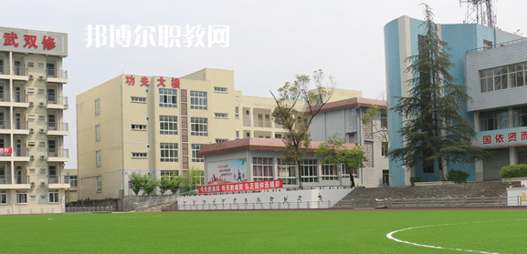 德陽(yáng)弘正科技職業(yè)學(xué)校2023年學(xué)費(fèi)、收費(fèi)多少