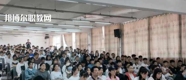 峨邊彝族自治縣職業(yè)高級(jí)中學(xué)校2023年學(xué)費(fèi)、收費(fèi)多少