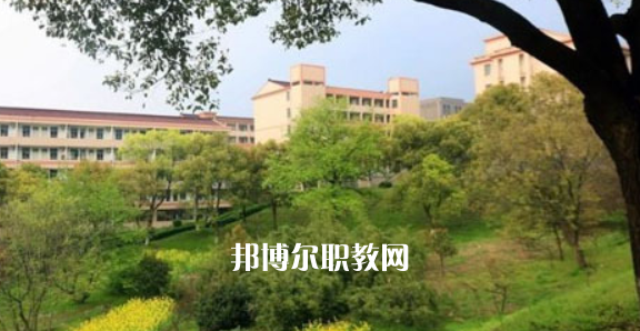 江蘇省宜興中等專業(yè)學(xué)校地址在哪里，哪個(gè)地區(qū)，哪個(gè)城市?
