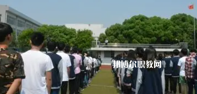 江蘇省錫山中等專業(yè)學(xué)校地址在哪里，哪個地區(qū)，哪個城市?