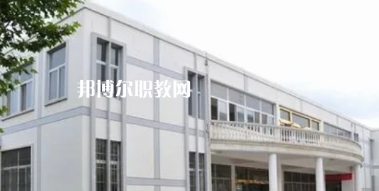 江蘇省金湖中等專業(yè)學校地址在哪里，哪個地區(qū)，哪個城市?