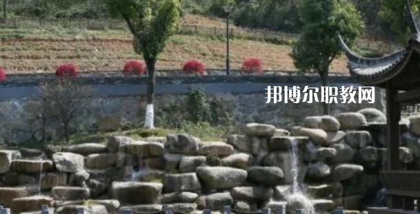 杭州市富陽區(qū)職業(yè)高級中學地址在哪里，哪個地區(qū)，哪個城市?