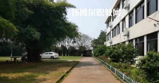 蘭溪市第六中學(xué)地址在哪里，哪個(gè)地區(qū)，哪個(gè)城市?