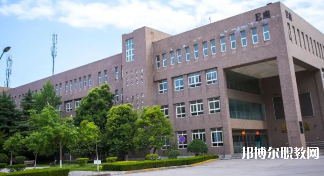 西安技師學(xué)院地址，乘車(chē)路線