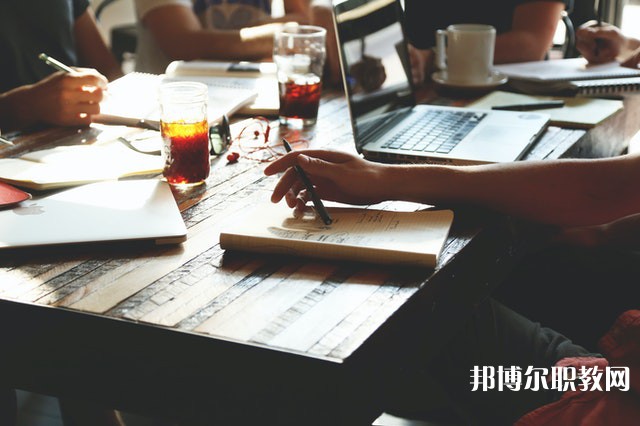河北哪里的中職學校能讀口腔醫(yī)學技術專業(yè)