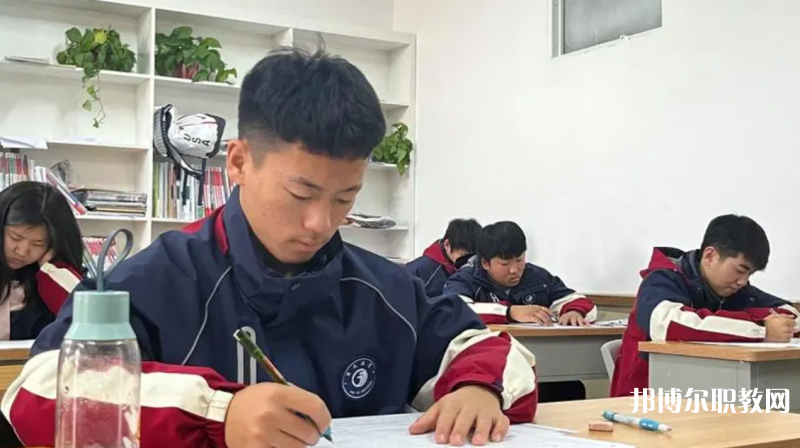 2023鄭州創(chuàng)新科技中等專業(yè)學校招生計劃 招生人數(shù)是多少(附要求、條件、對象)