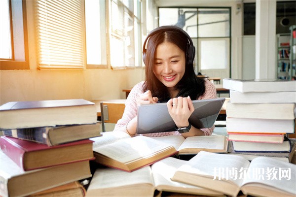 廣東哪里的職業(yè)中學能讀商務(wù)英語專業(yè)