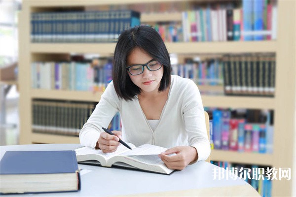 廣東哪里的職業(yè)學校能讀廣告設(shè)計與制作專業(yè)