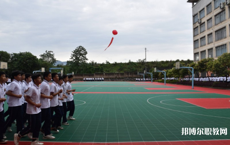 2024靈川縣職業(yè)中等專業(yè)學(xué)校招生計(jì)劃 招生人數(shù)是多少(附要求、條件、對(duì)象)