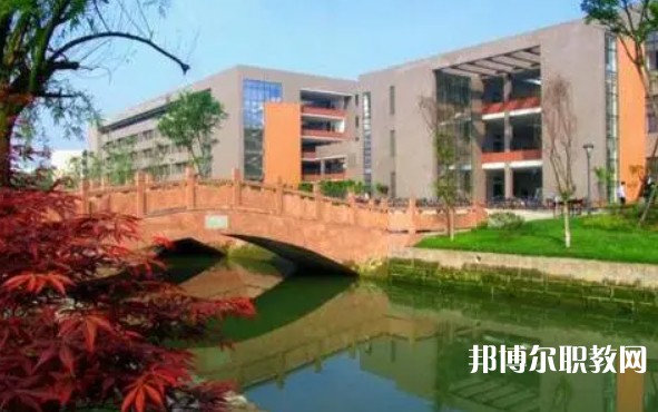 2024桂林市藝術(shù)學(xué)校招生計(jì)劃 招生人數(shù)是多少(附要求、條件、對(duì)象)