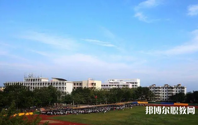 2024玉林市龍池職業(yè)技術(shù)學(xué)校多少錢 玉林市龍池職業(yè)技術(shù)學(xué)校各專業(yè)學(xué)費收費標準